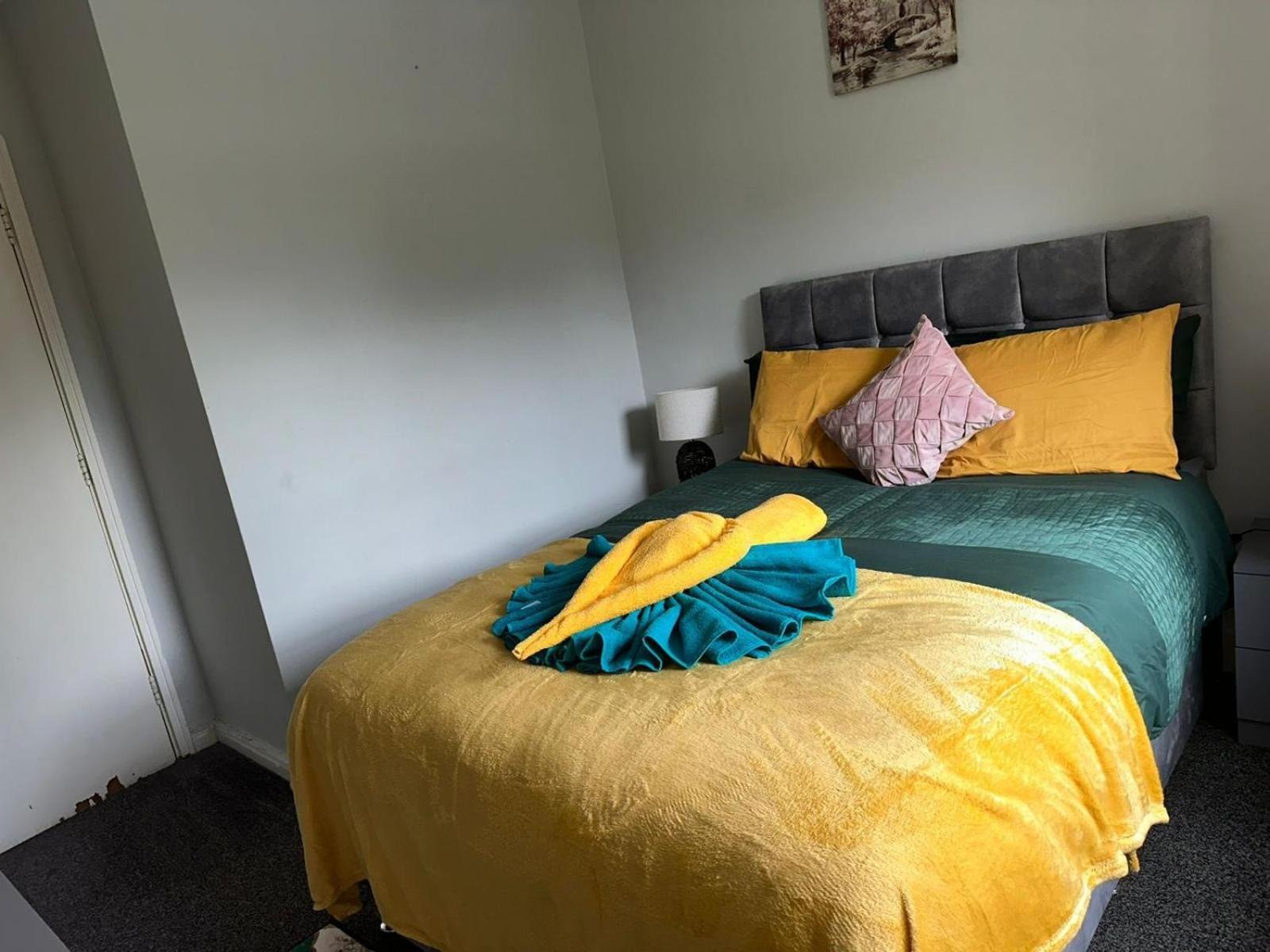 Cosy Private Two Bedroom Apartament In Kensinghton Can Fit Up To 8 Guests London Kültér fotó